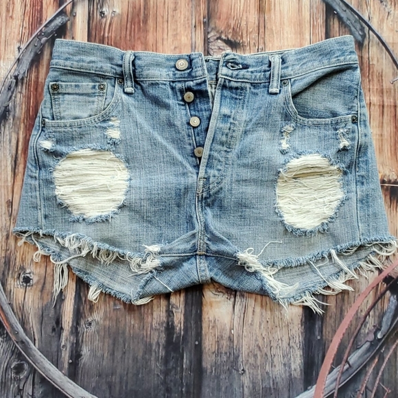 Levi's jean shorts - Picture 4 of 8